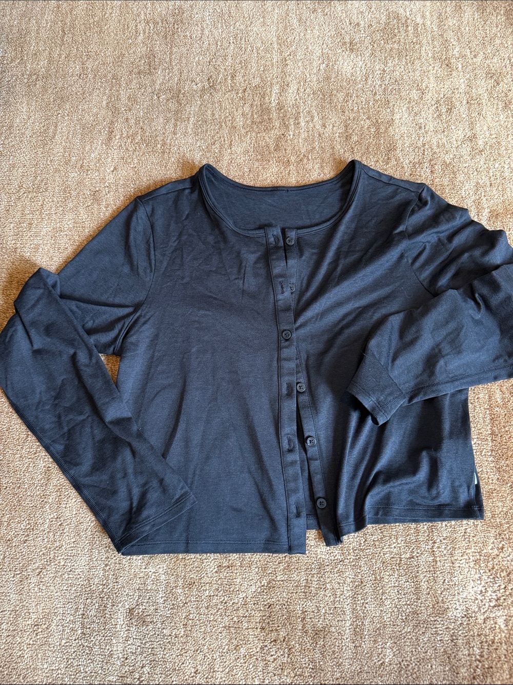 Vuori Halo Cardigan 2.0 Black Heather Long-Sleeve Button-Front Top